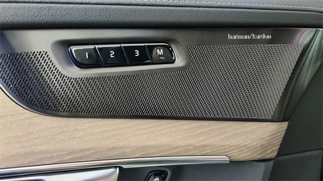 new 2026 Volvo XC90 Plug-In Hybrid car, priced at $86,705