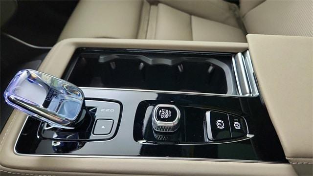 new 2026 Volvo XC90 Plug-In Hybrid car, priced at $86,705