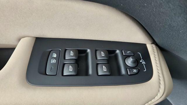 new 2026 Volvo XC60 Plug-In Hybrid car, priced at $69,405