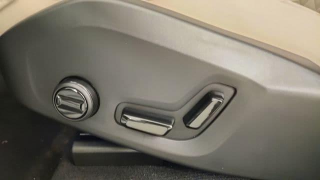 new 2026 Volvo XC60 car, priced at $58,105