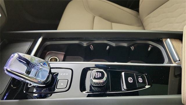 new 2026 Volvo XC60 car, priced at $58,105