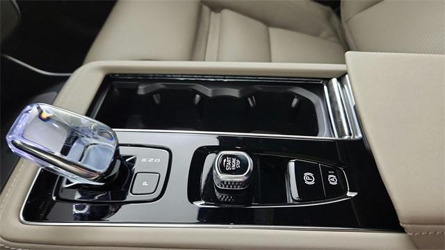 new 2026 Volvo XC90 car, priced at $75,155