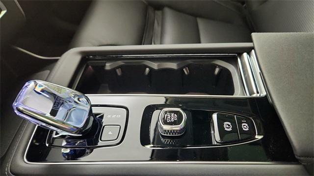 new 2026 Volvo XC90 Plug-In Hybrid car, priced at $92,020