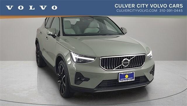 new 2025 Volvo XC40 car, priced at $53,865