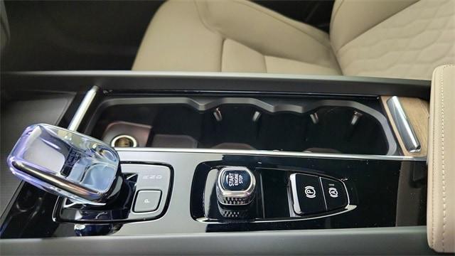 new 2026 Volvo XC60 car, priced at $57,985