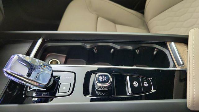 new 2026 Volvo XC60 car, priced at $57,985