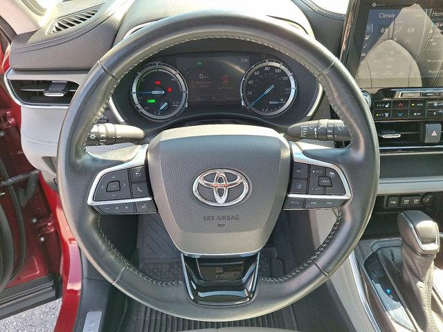used 2021 Toyota Highlander Hybrid car, priced at $31,990
