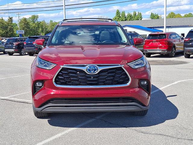 used 2021 Toyota Highlander Hybrid car, priced at $31,990