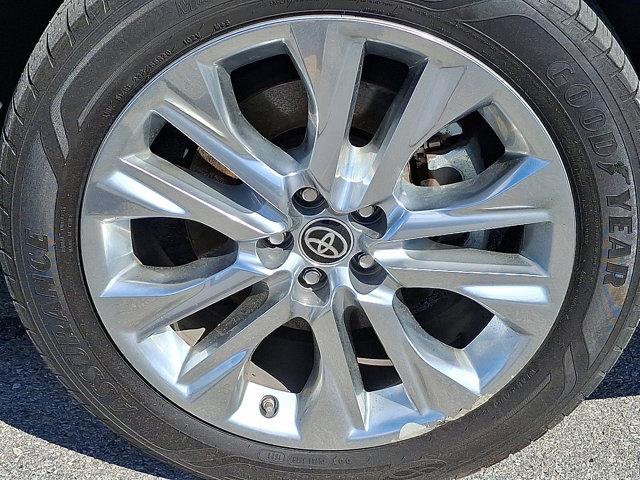 used 2021 Toyota Highlander Hybrid car, priced at $31,990