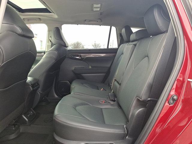 used 2020 Toyota Highlander car, priced at $27,900