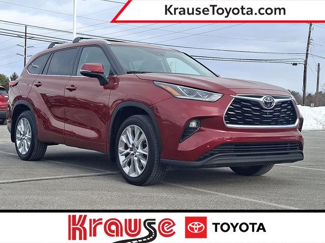used 2020 Toyota Highlander car, priced at $27,900
