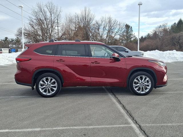 used 2020 Toyota Highlander car, priced at $27,900