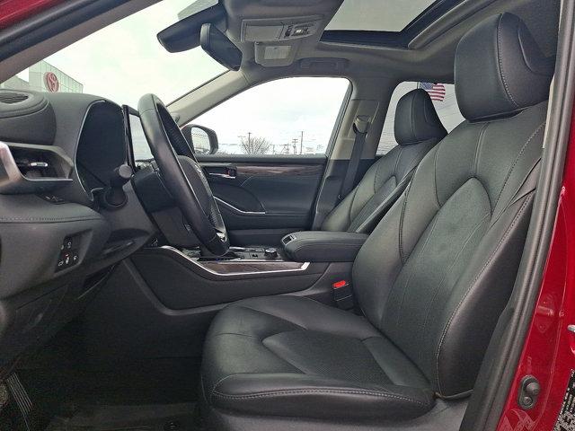 used 2020 Toyota Highlander car, priced at $27,900