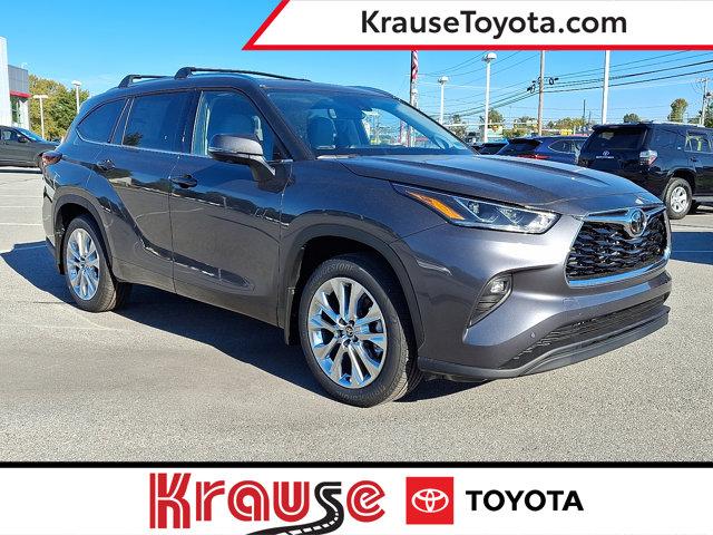 new 2025 Toyota Highlander car, priced at $53,637