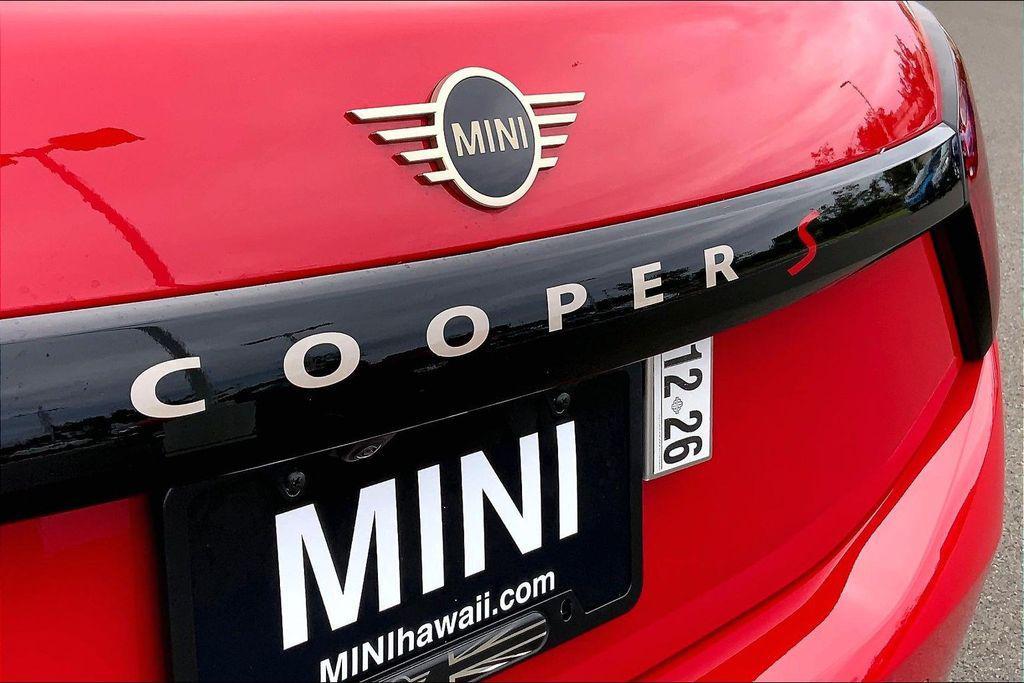 used 2025 MINI Hardtop car, priced at $33,995