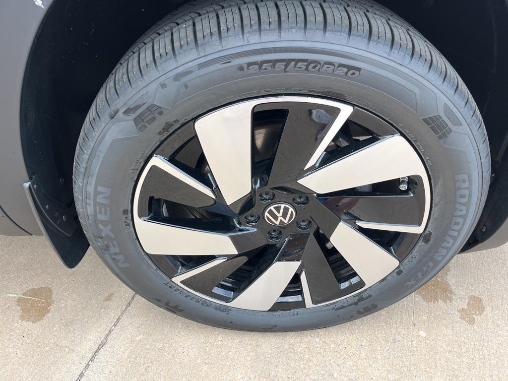 new 2025 Volkswagen Atlas Cross Sport car, priced at $37,421