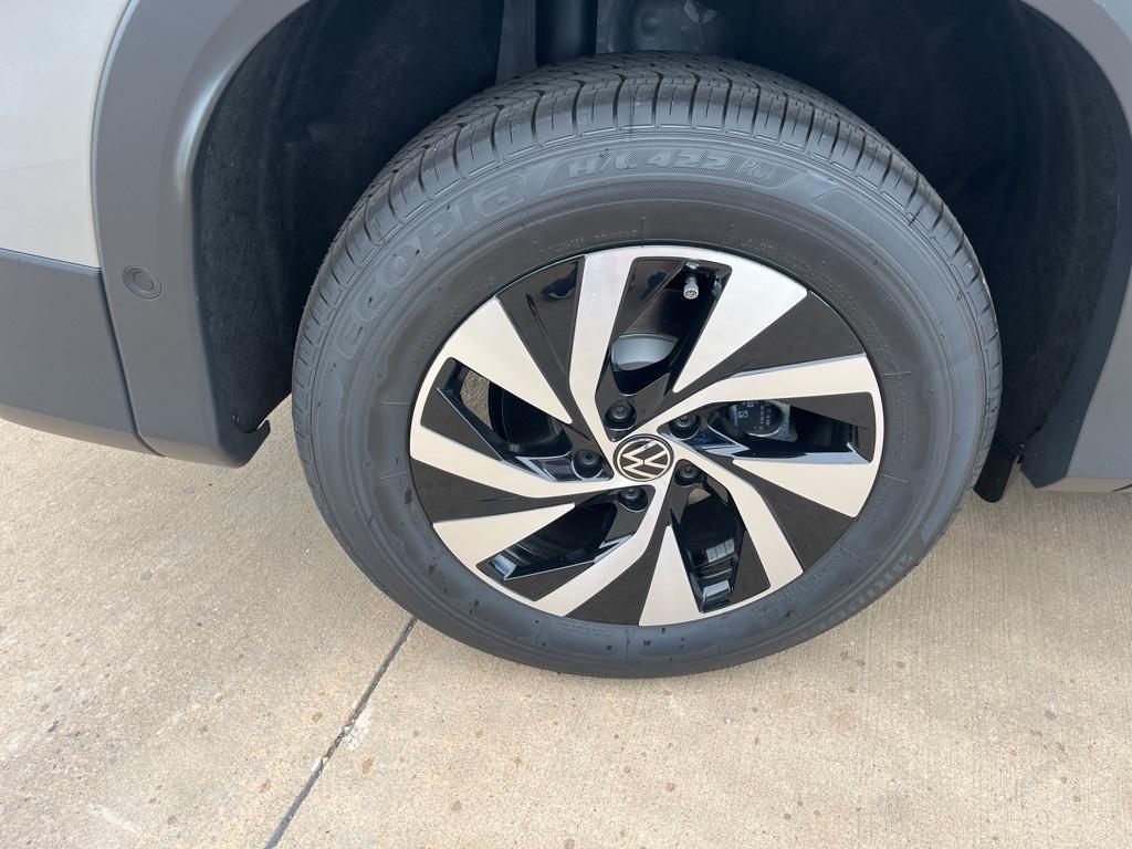 new 2025 Volkswagen Tiguan car, priced at $26,055