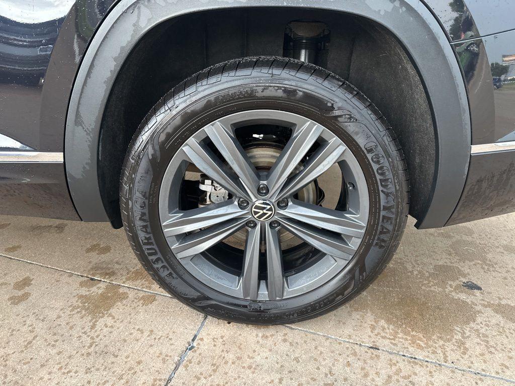 used 2021 Volkswagen Atlas car, priced at $24,093