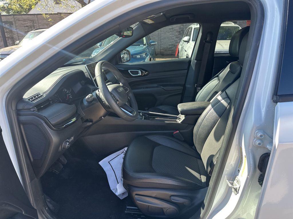 used 2025 Jeep Compass car, priced at $23,093