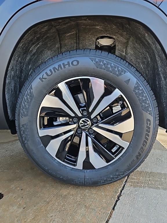 new 2026 Volkswagen Atlas Cross Sport car, priced at $38,768