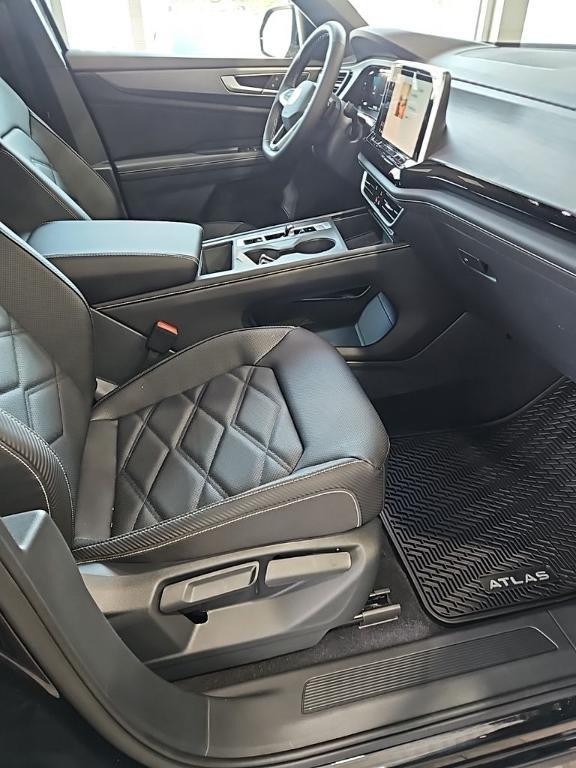 new 2026 Volkswagen Atlas Cross Sport car, priced at $38,696