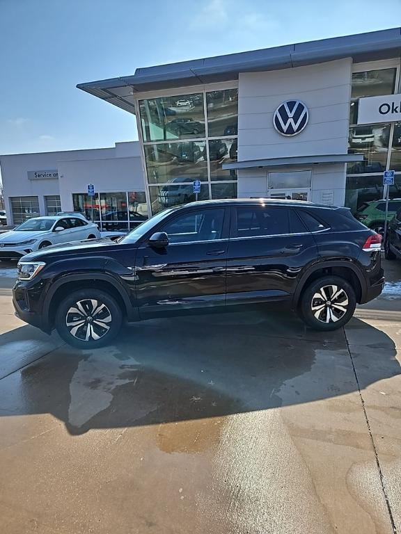 new 2026 Volkswagen Atlas Cross Sport car, priced at $38,768