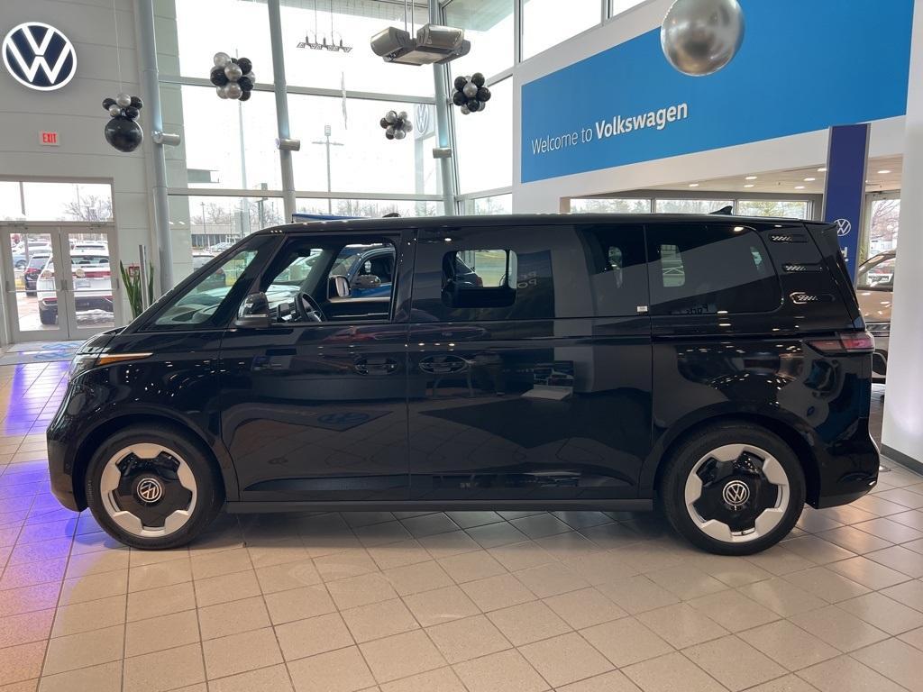 new 2025 Volkswagen ID. Buzz car, priced at $47,016