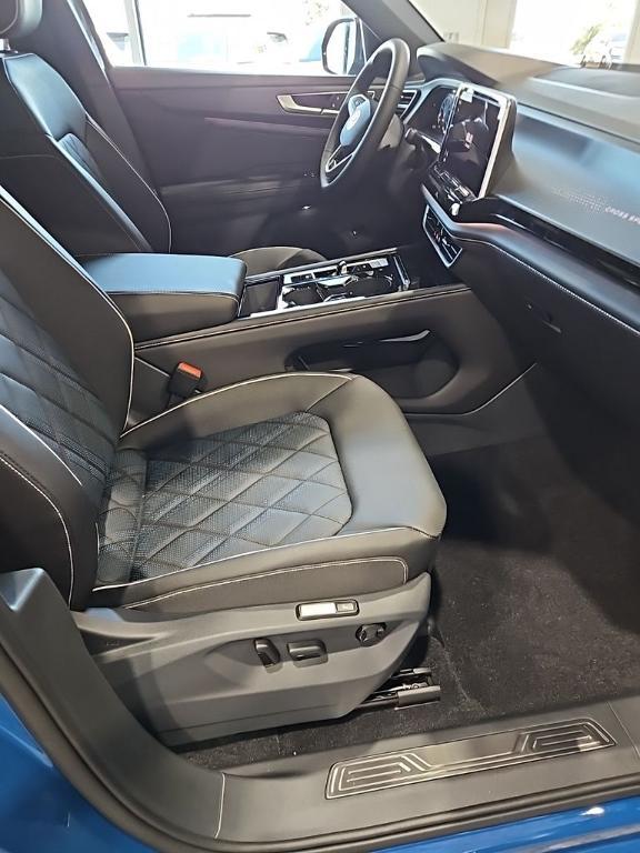 new 2026 Volkswagen Atlas Cross Sport car, priced at $53,254