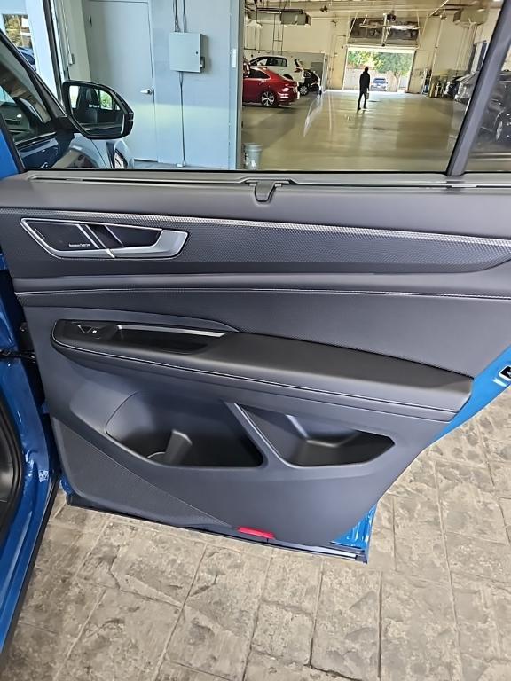 new 2026 Volkswagen Atlas Cross Sport car, priced at $52,117