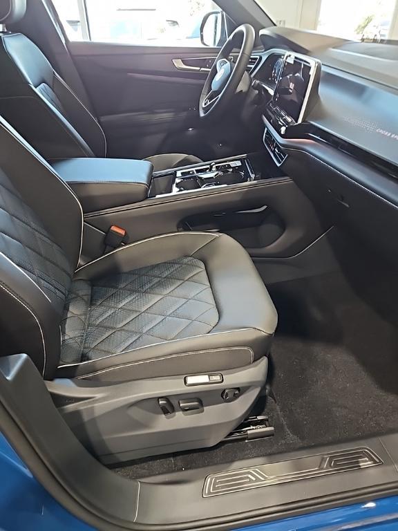 new 2026 Volkswagen Atlas Cross Sport car, priced at $52,117