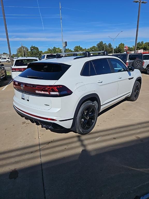 new 2026 Volkswagen Atlas Cross Sport car, priced at $50,218