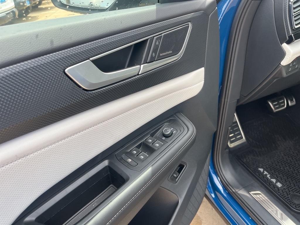 new 2025 Volkswagen Atlas Cross Sport car, priced at $49,168