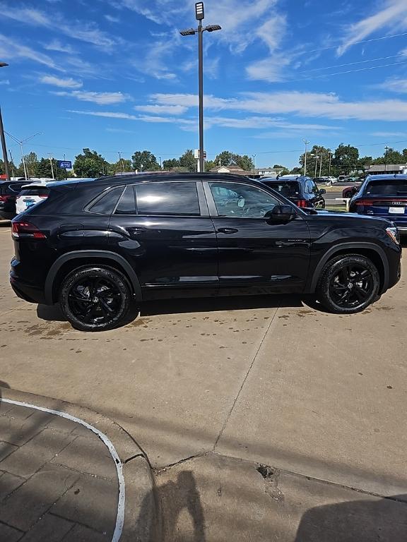 new 2026 Volkswagen Atlas Cross Sport car, priced at $49,030