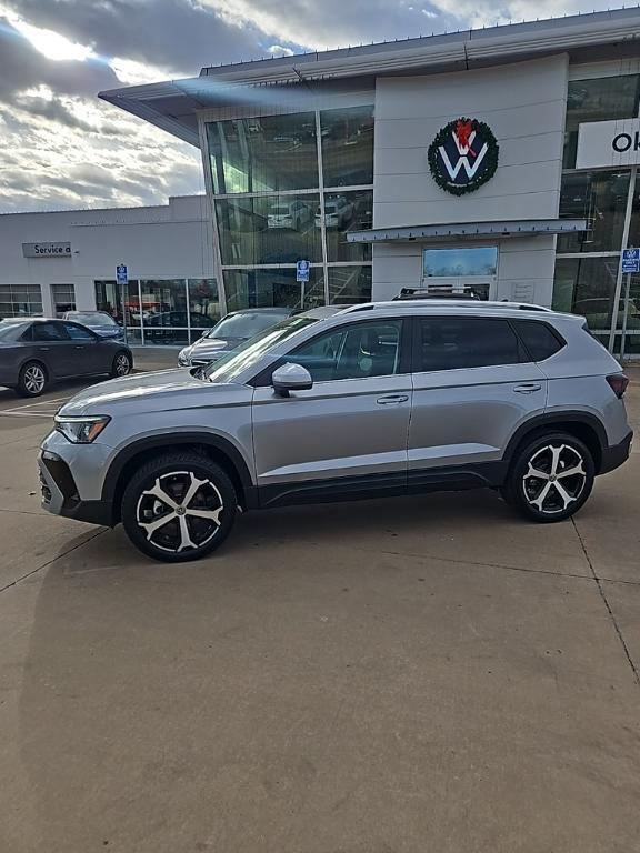 new 2026 Volkswagen Taos car, priced at $37,101