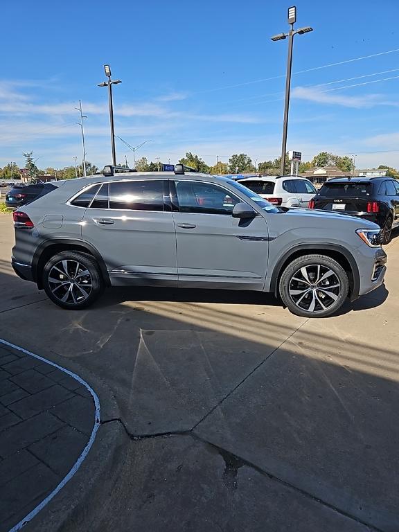 new 2026 Volkswagen Atlas Cross Sport car, priced at $52,406