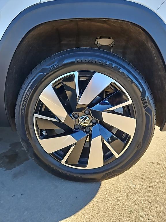 used 2025 Volkswagen Atlas Cross Sport car, priced at $34,000