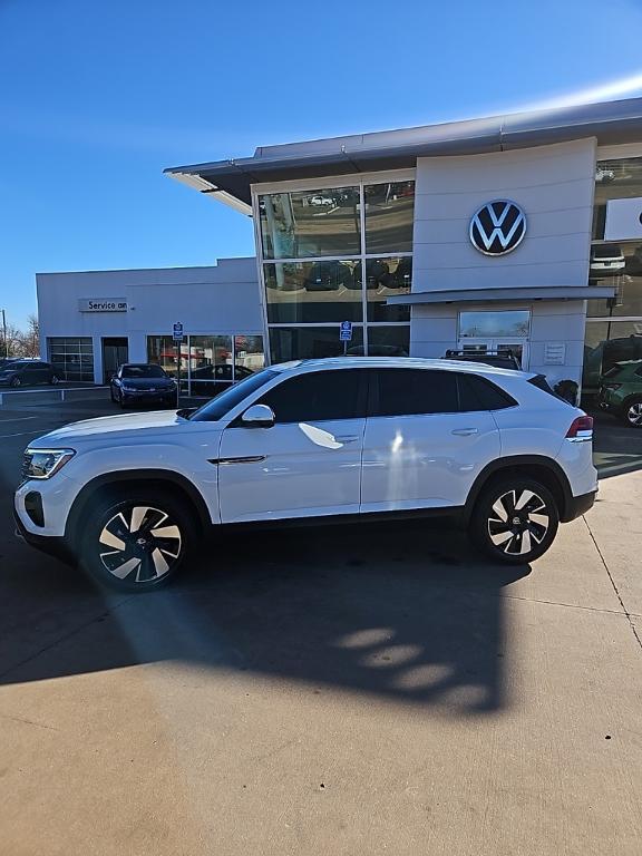used 2025 Volkswagen Atlas Cross Sport car, priced at $34,000