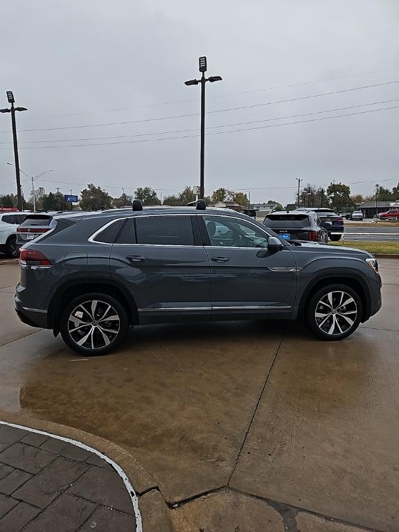 new 2026 Volkswagen Atlas Cross Sport car, priced at $52,406