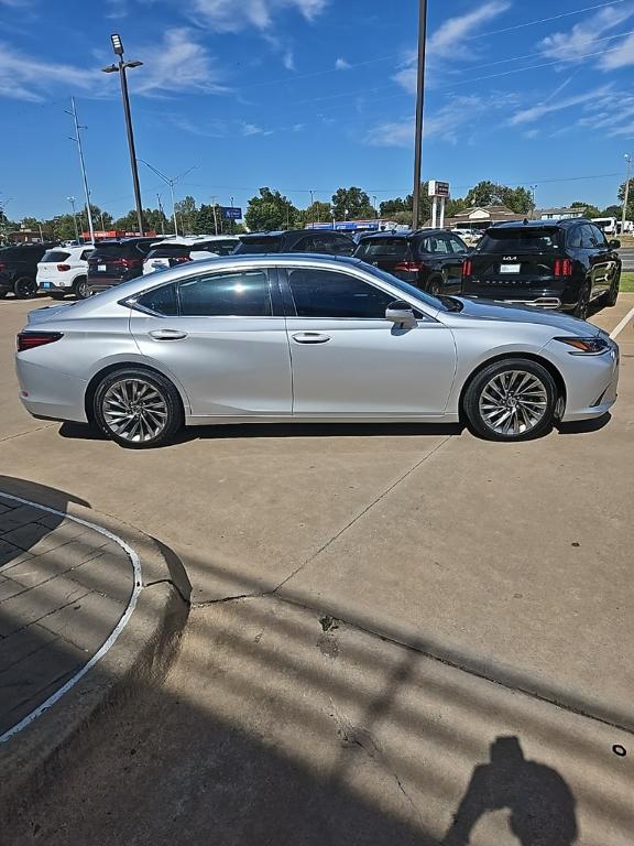 used 2019 Lexus ES 350 car, priced at $30,341