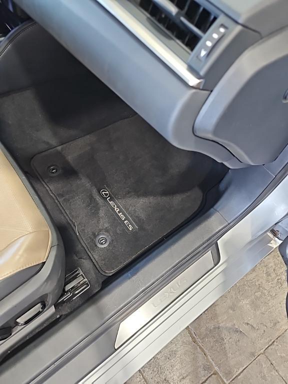 used 2019 Lexus ES 350 car, priced at $30,341