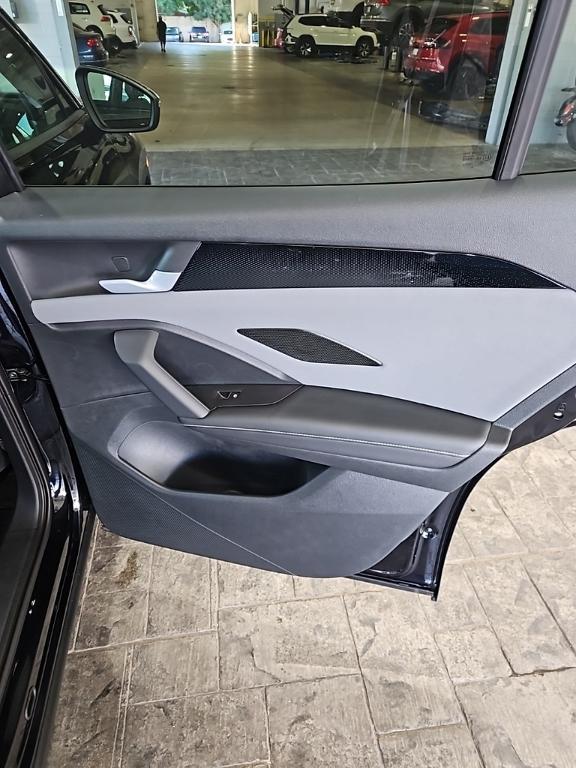 new 2025 Volkswagen Tiguan car, priced at $31,154