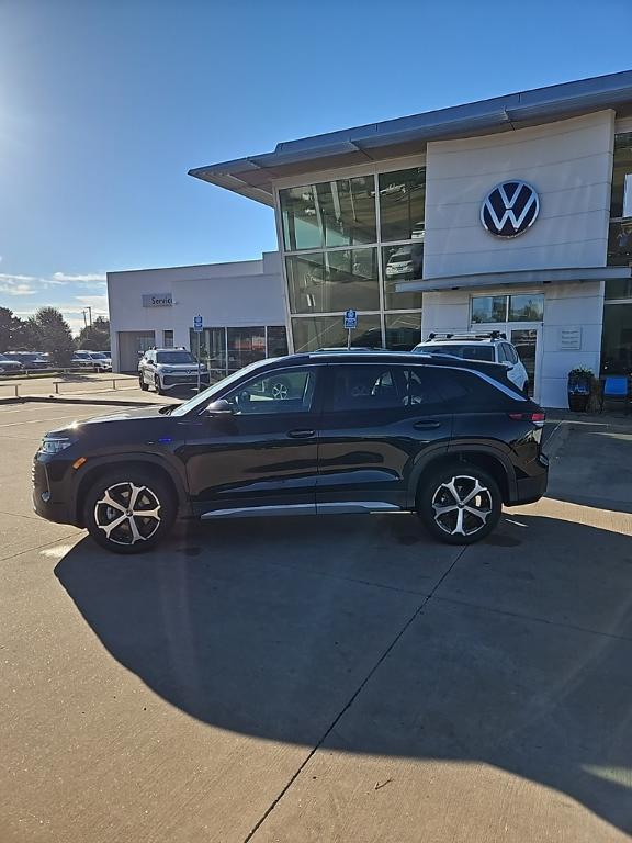 new 2025 Volkswagen Tiguan car, priced at $31,154