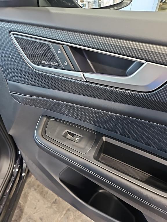 new 2026 Volkswagen Atlas Cross Sport car, priced at $51,969