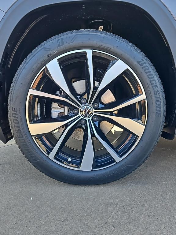 new 2026 Volkswagen Atlas Cross Sport car, priced at $52,580