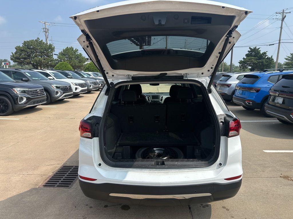 used 2024 Chevrolet Equinox car, priced at $19,093