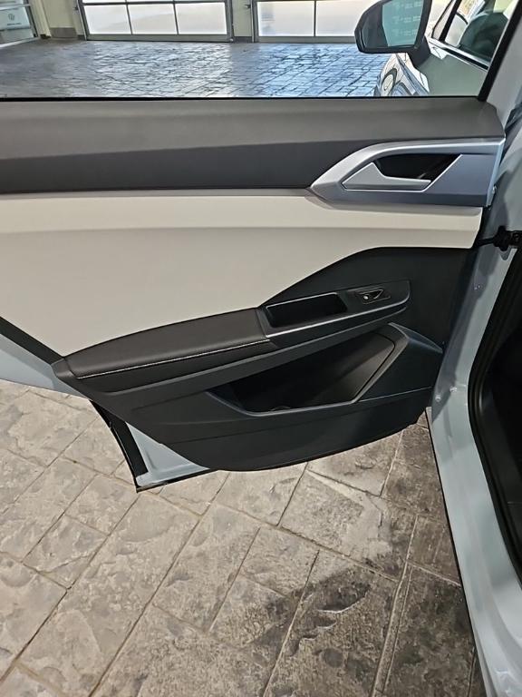 new 2026 Volkswagen Taos car, priced at $31,476