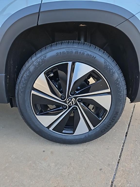 new 2026 Volkswagen Taos car, priced at $33,471