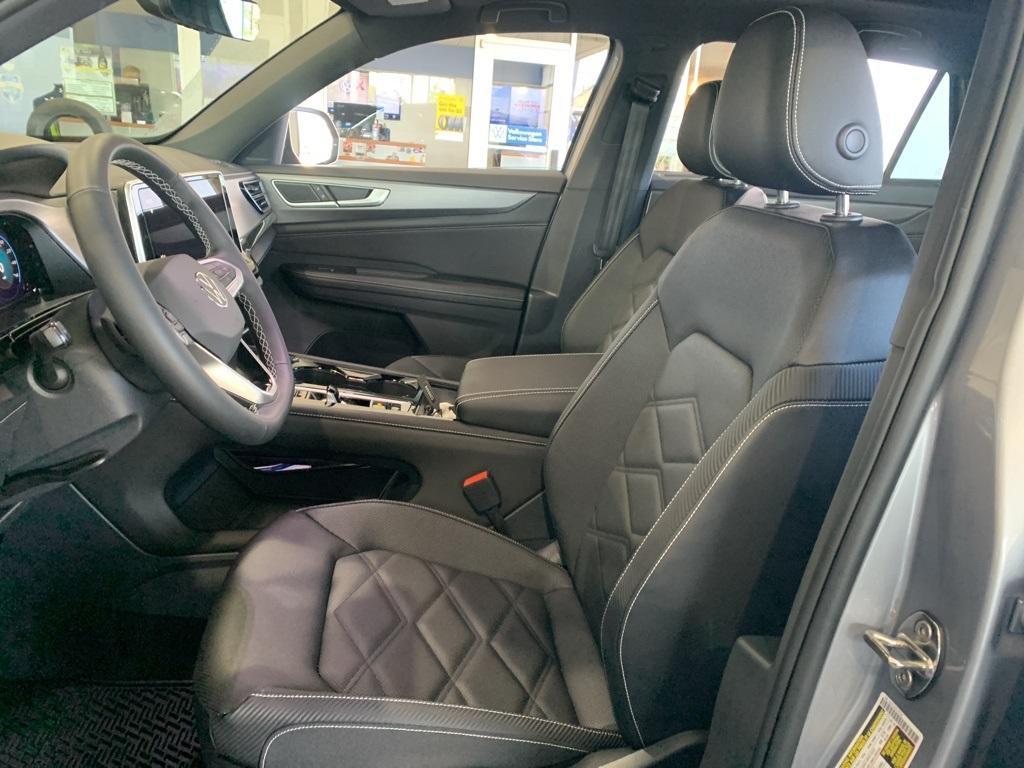 new 2025 Volkswagen Atlas Cross Sport car, priced at $41,316