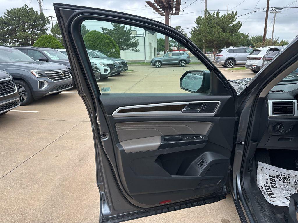 used 2021 Volkswagen Atlas car, priced at $18,597