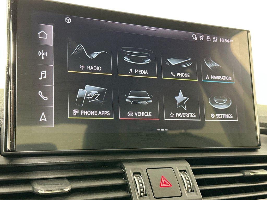 Audi Q5 view 14